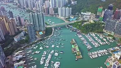 香港航拍城市海湾游艇码头风光视频的预览图